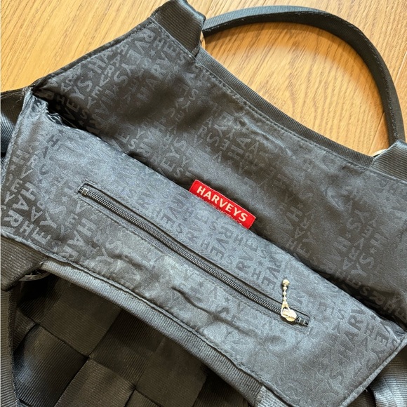 EUC Harveys Seatbelt Bag - Large Stella Tote - Black - Picture 8 of 12